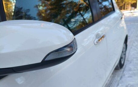 Toyota Vitz, 2017 год, 829 000 рублей, 3 фотография