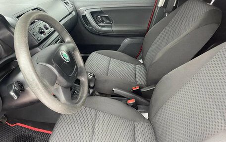 Skoda Fabia II, 2011 год, 650 000 рублей, 10 фотография