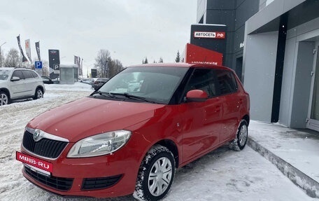 Skoda Fabia II, 2011 год, 650 000 рублей, 3 фотография