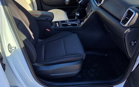 KIA Sportage IV рестайлинг, 2021 год, 2 550 000 рублей, 12 фотография