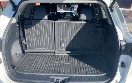 Toyota Highlander, 2021 год, 4 700 000 рублей, 9 фотография