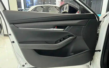 Mazda 3, 2022 год, 1 850 000 рублей, 4 фотография