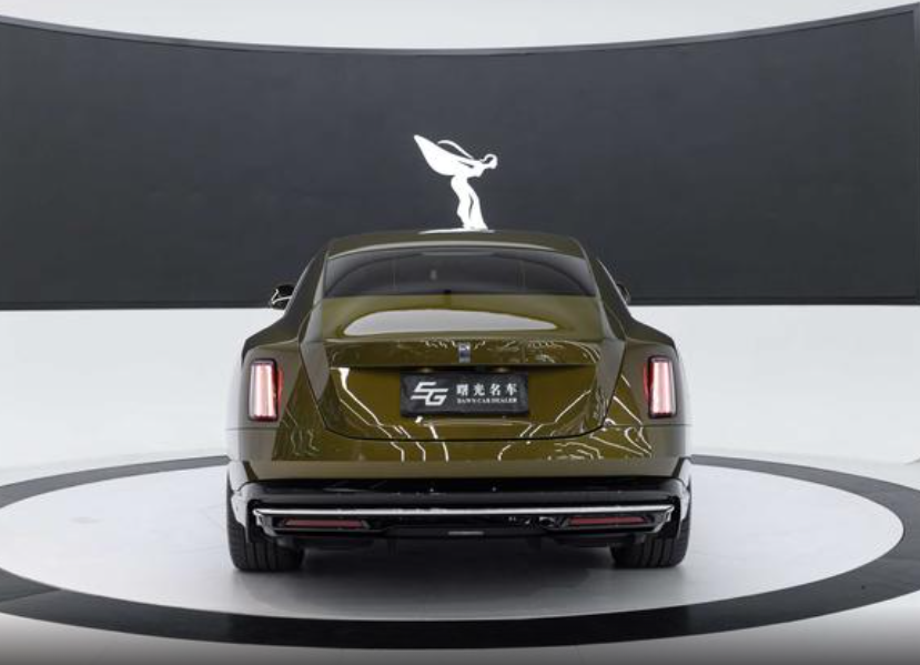 Rolls-Royce Cullinan, 2023 год, 73 545 000 рублей, 2 фотография