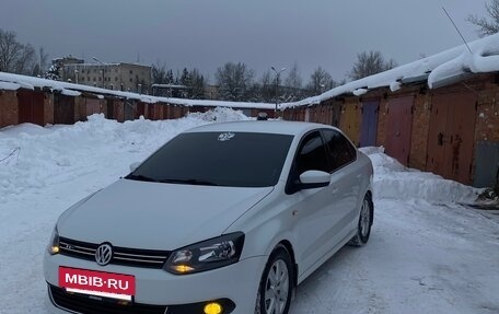 Volkswagen Polo VI (EU Market), 2015 год, 1 070 000 рублей, 2 фотография
