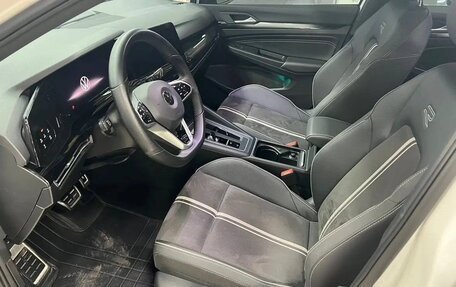 Volkswagen Golf VIII, 2022 год, 2 050 000 рублей, 4 фотография