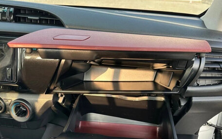 Toyota Hilux VIII, 2026 год, 3 200 000 рублей, 5 фотография