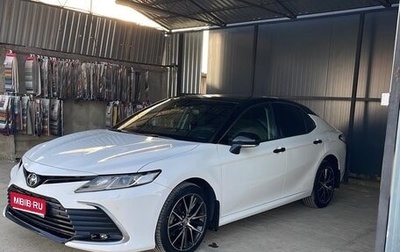 Toyota Camry, 2021 год, 2 350 000 рублей, 1 фотография