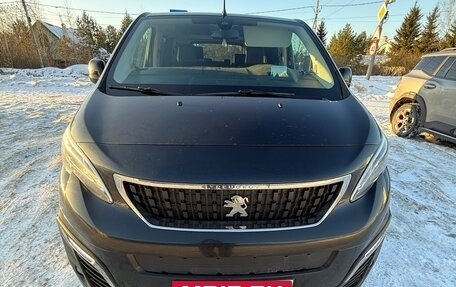 Peugeot Traveller I, 2021 год, 3 500 000 рублей, 1 фотография