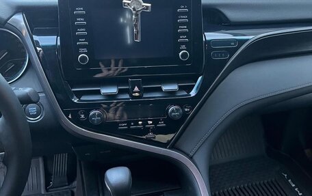 Toyota Camry, 2021 год, 2 350 000 рублей, 9 фотография