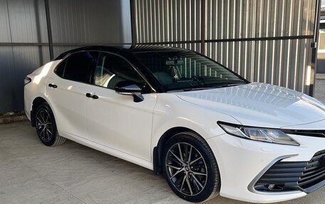 Toyota Camry, 2021 год, 2 350 000 рублей, 3 фотография