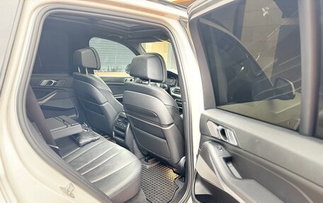 BMW X5, 2019 год, 5 300 000 рублей, 14 фотография