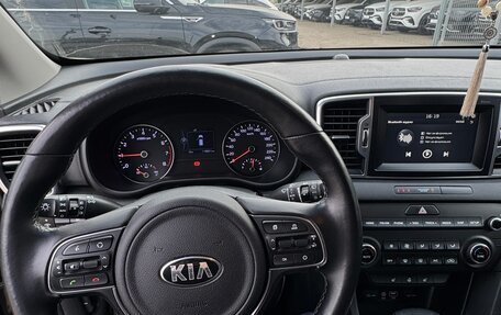 KIA Sportage IV рестайлинг, 2018 год, 1 999 000 рублей, 8 фотография