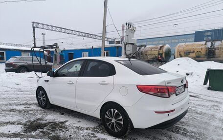 KIA Rio III рестайлинг, 2015 год, 850 000 рублей, 2 фотография