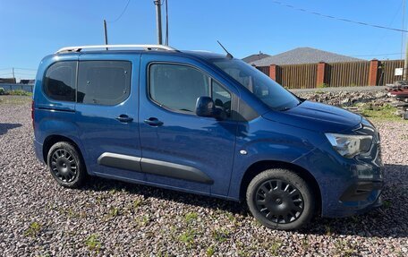 Opel Combo E, 2019 год, 1 700 000 рублей, 2 фотография