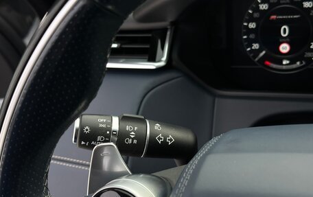 Land Rover Range Rover Velar I, 2018 год, 5 500 000 рублей, 26 фотография