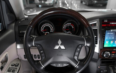 Mitsubishi Pajero IV, 2019 год, 3 820 000 рублей, 10 фотография