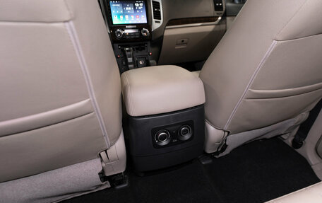 Mitsubishi Pajero IV, 2019 год, 3 820 000 рублей, 14 фотография