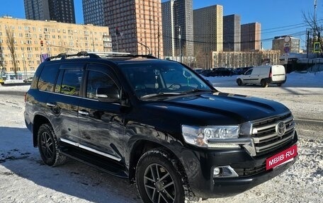 Toyota Land Cruiser 200, 2019 год, 7 900 000 рублей, 4 фотография