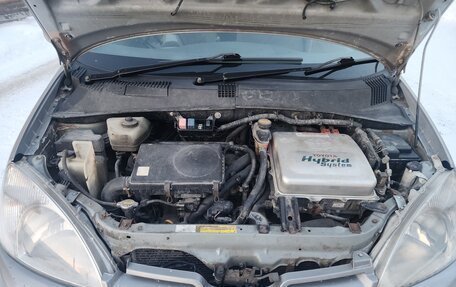 Toyota Prius IV XW50, 2001 год, 330 000 рублей, 8 фотография