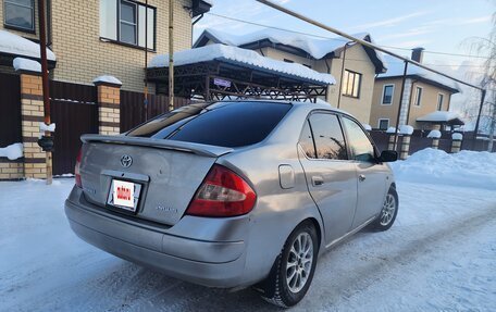 Toyota Prius IV XW50, 2001 год, 330 000 рублей, 4 фотография