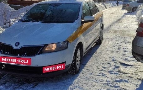 Skoda Rapid I, 2018 год, 680 000 рублей, 3 фотография