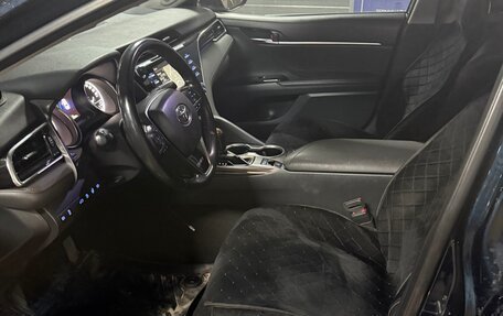 Toyota Camry, 2018 год, 2 450 000 рублей, 7 фотография