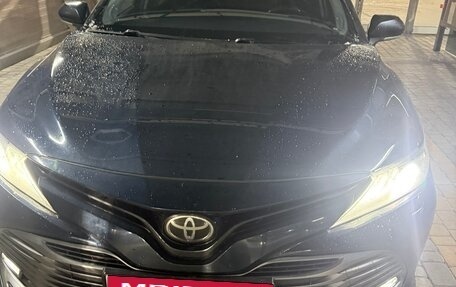 Toyota Camry, 2018 год, 2 450 000 рублей, 2 фотография