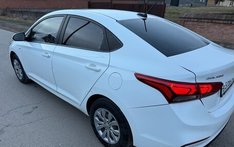 Hyundai Solaris II рестайлинг, 2019 год, 820 000 рублей, 2 фотография