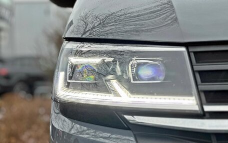 Volkswagen Multivan T6 рестайлинг, 2021 год, 4 000 000 рублей, 2 фотография