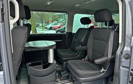 Volkswagen Multivan T6 рестайлинг, 2021 год, 4 000 000 рублей, 13 фотография