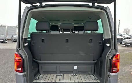 Volkswagen Multivan T6 рестайлинг, 2021 год, 4 000 000 рублей, 15 фотография