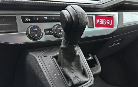 Volkswagen Multivan T6 рестайлинг, 2021 год, 4 000 000 рублей, 8 фотография