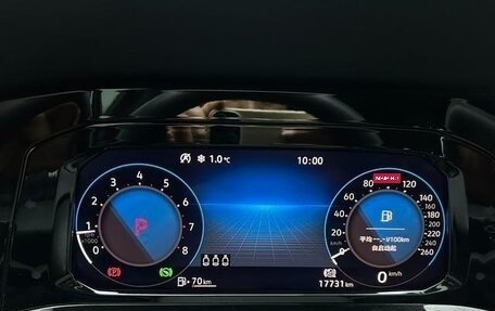 Volkswagen Golf VIII, 2022 год, 2 100 000 рублей, 11 фотография