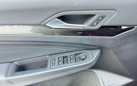 Volkswagen Golf VIII, 2022 год, 2 100 000 рублей, 13 фотография