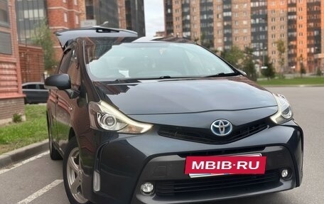 Toyota Prius Alpha I (ZVW40/41), 2016 год, 1 370 000 рублей, 2 фотография