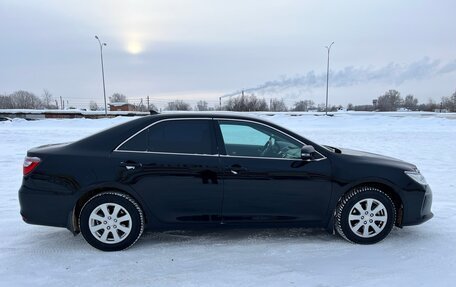 Toyota Camry, 2017 год, 2 300 000 рублей, 3 фотография