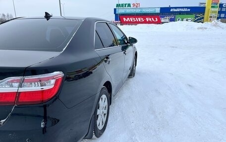 Toyota Camry, 2017 год, 2 300 000 рублей, 6 фотография