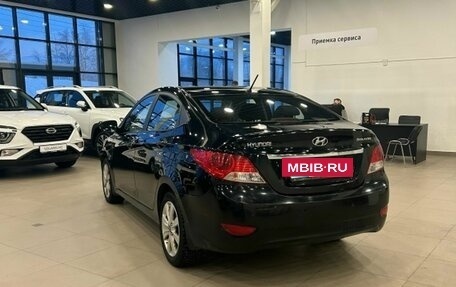 Hyundai Solaris II рестайлинг, 2012 год, 800 000 рублей, 4 фотография