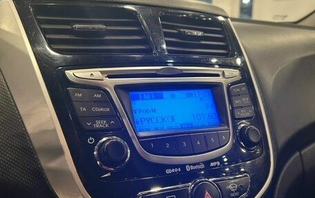 Hyundai Solaris II рестайлинг, 2012 год, 800 000 рублей, 18 фотография