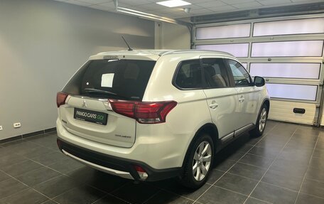 Mitsubishi Outlander III рестайлинг 3, 2016 год, 1 900 000 рублей, 4 фотография
