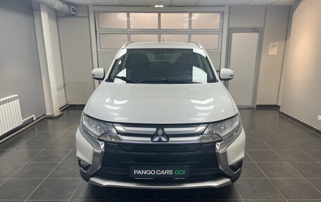 Mitsubishi Outlander III рестайлинг 3, 2016 год, 1 900 000 рублей, 2 фотография