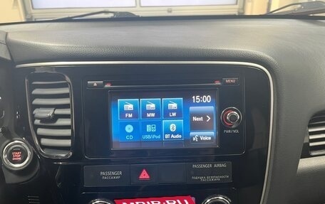 Mitsubishi Outlander III рестайлинг 3, 2016 год, 1 900 000 рублей, 12 фотография