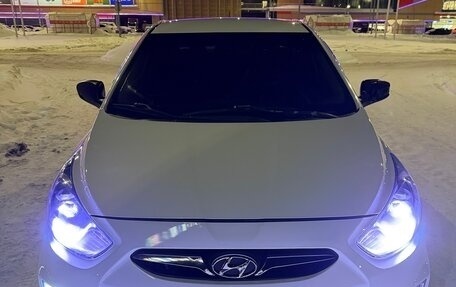 Hyundai Solaris II рестайлинг, 2014 год, 495 000 рублей, 1 фотография