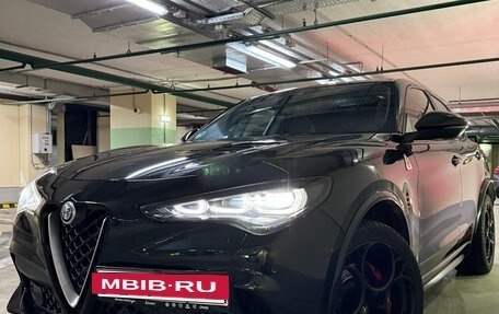 Alfa Romeo Stelvio, 2018 год, 6 500 000 рублей, 5 фотография