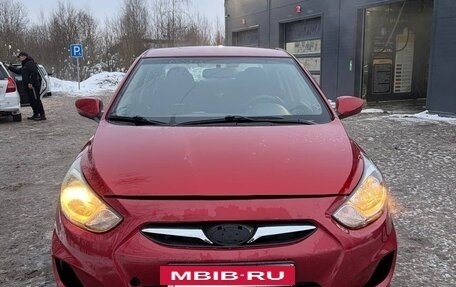 Hyundai Solaris II рестайлинг, 2012 год, 700 000 рублей, 2 фотография