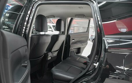 Mitsubishi Outlander III рестайлинг 3, 2015 год, 1 590 000 рублей, 7 фотография