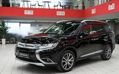 Mitsubishi Outlander III рестайлинг 3, 2015 год, 1 590 000 рублей, 5 фотография