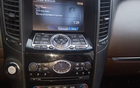 Infiniti QX70, 2015 год, 2 100 000 рублей, 3 фотография