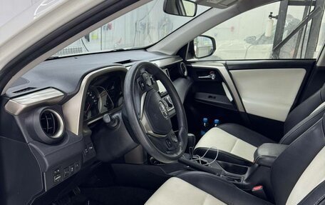 Toyota RAV4, 2014 год, 2 400 000 рублей, 2 фотография