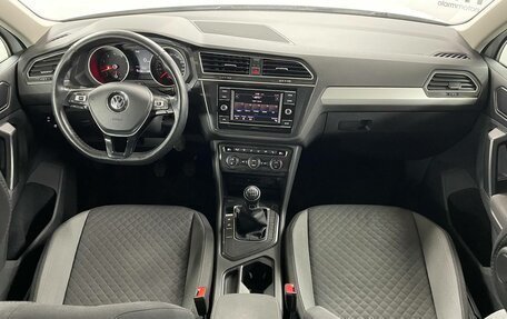 Volkswagen Tiguan II, 2018 год, 1 799 000 рублей, 9 фотография